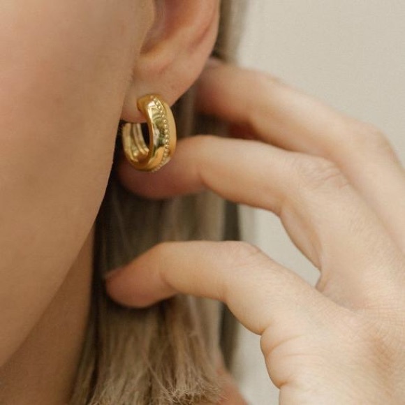 dotted hoops - Picture 1 of 1